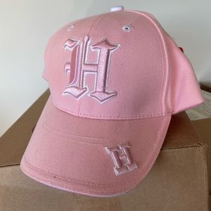 NWT Women Pink baseball type hat Embroidered with the initial H on it adjustable